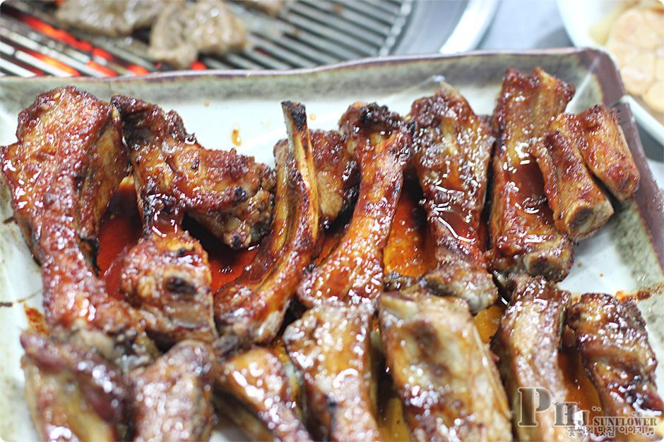 신당맛집/중구맛집-연탄불에 구워 더욱더 맛있는 등갈비의 맛집을 가보니..-연탄창고