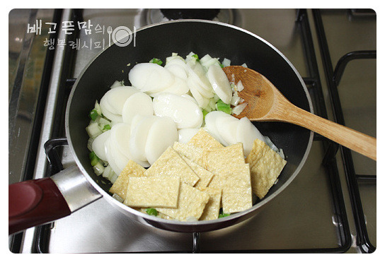 겨울방학 아이들 점심으로 준비한 떡복이 또띠아.
