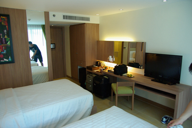 1223B64B4F678F0F29B989