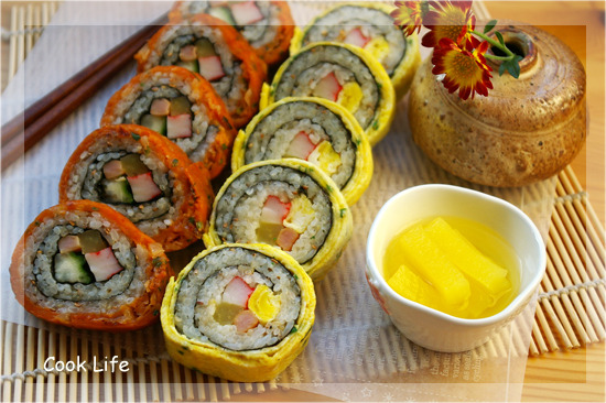 김치장떡으로 돌돌 말은 본 김밥
