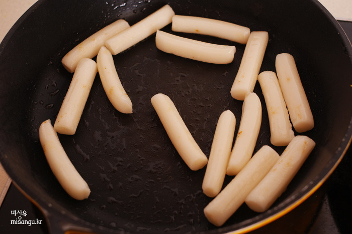 하얀 기름떡볶이