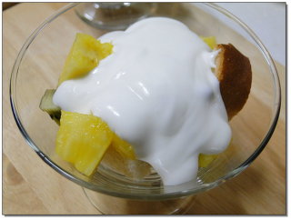 아이스크림보다 맛있는~ 요구르트 파인애플트라이플