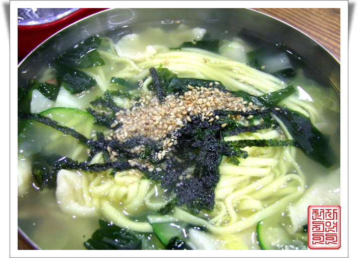 얼큰이 칼국수 이미지