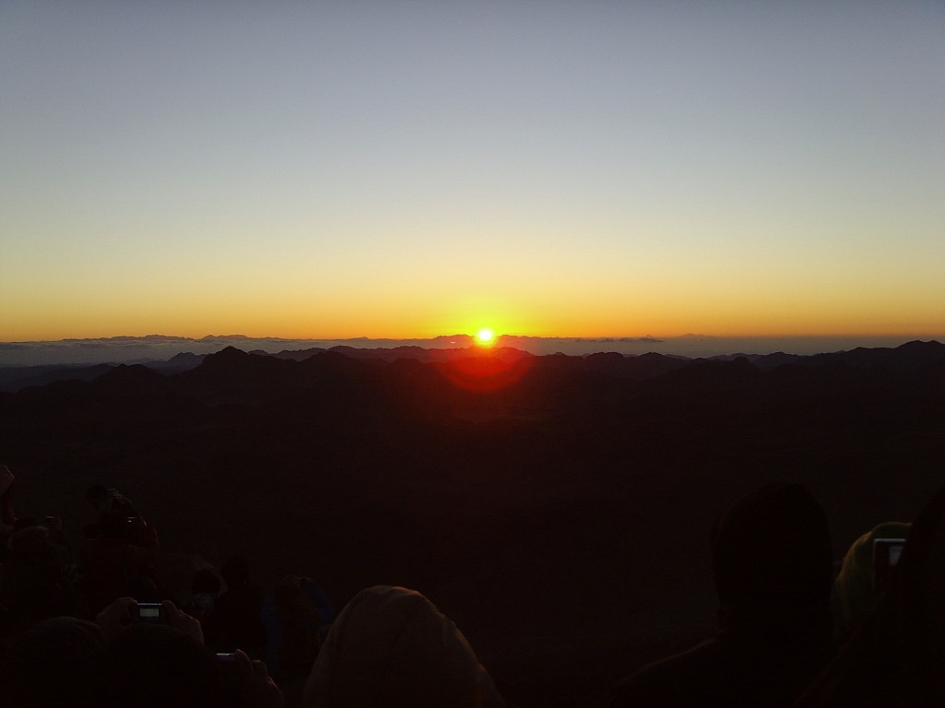 모세가 십계명을 받았다는 하나님의 성산(聖山)인 시내산 일출 / 이집트(20080302)