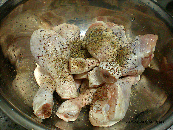 전문점보다 맛있는 간장소스치킨 드세요^^