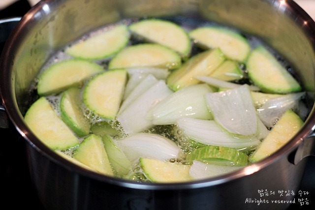 명란젓두부찌개!! 양보할 수 없을만큼 맛있어~