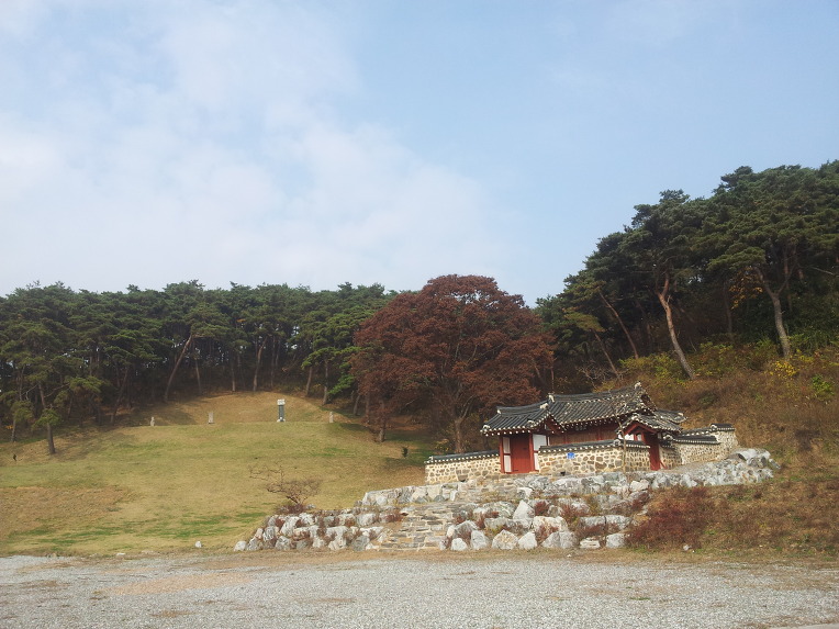 구봉선생 묘소를 참배했습니다.