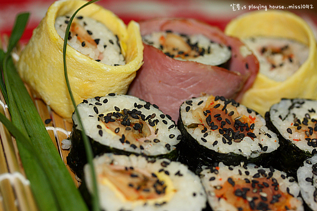 만인에게 사랑받는 김치김밥,, 손 쉬워서 더욱 좋다지요^^
