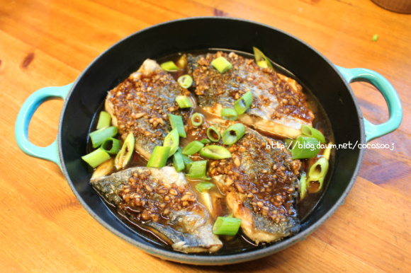 삼치 엿장조림...  담백하고 짧조롬한 맛~
