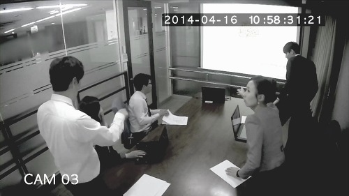 순간이동녀 동영상 보고 빵 터졌어요 ㅎㅎㅎㅎ