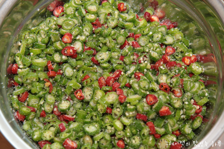 매콤볶음요리할때  설탕 대신 넣어보세요~