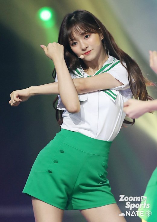 프로미스나인 이나경