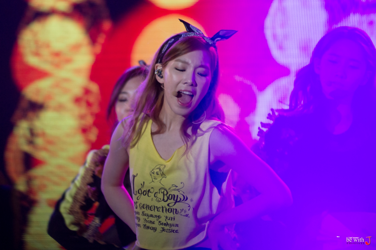 [PIC][29-03-2013]SNSD khởi hành đi Thái Lan để biểu diễn tại "Super Joint Concert" vào chiều nay - Page 16 223F1B37515D8313060F83