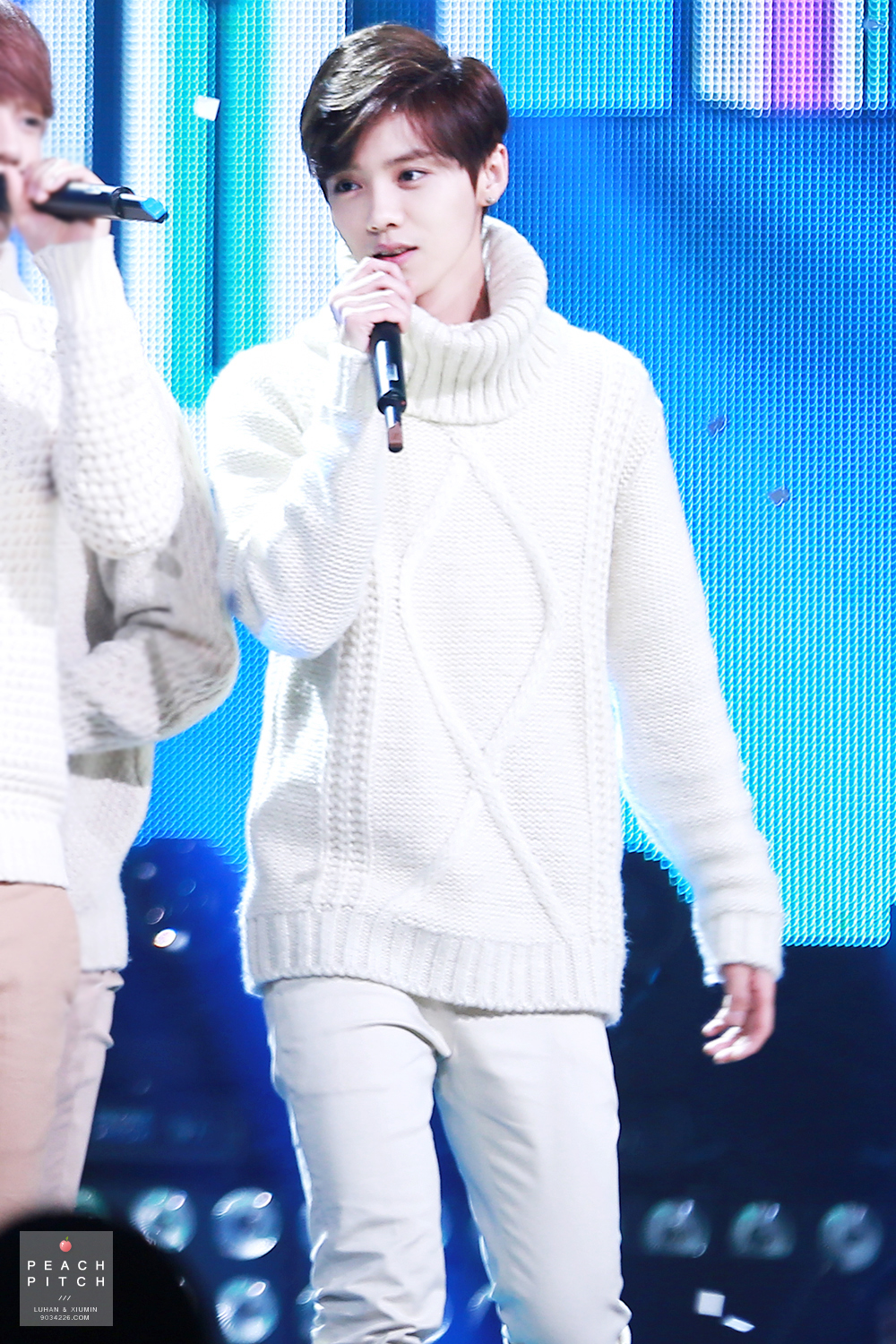 [FANTAKEN] 131215 SBS Inkigayo - Miracle in December [6P] 25040E4F52AD9DC00AD76B